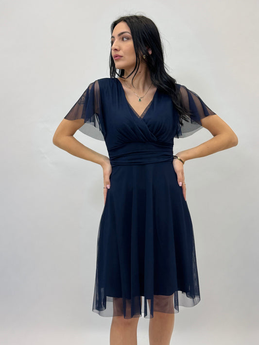 Kora – Abito Corto Contemporaneo Per Un Look Fresco E Dinamico