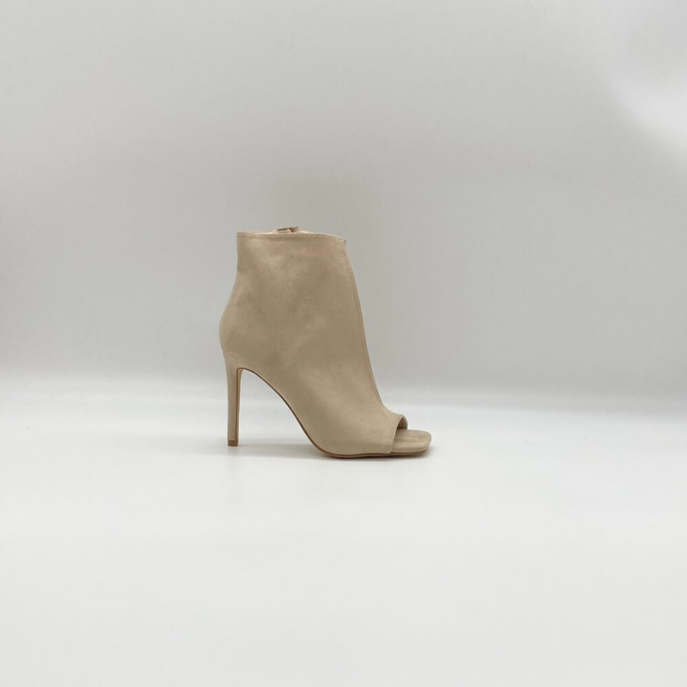 Gigliola – Sandali Con Scollo Laterale E Linea Contemporanea