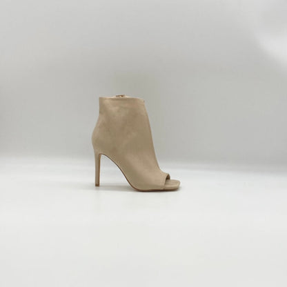 Gigliola – Sandali Con Scollo Laterale E Linea Contemporanea