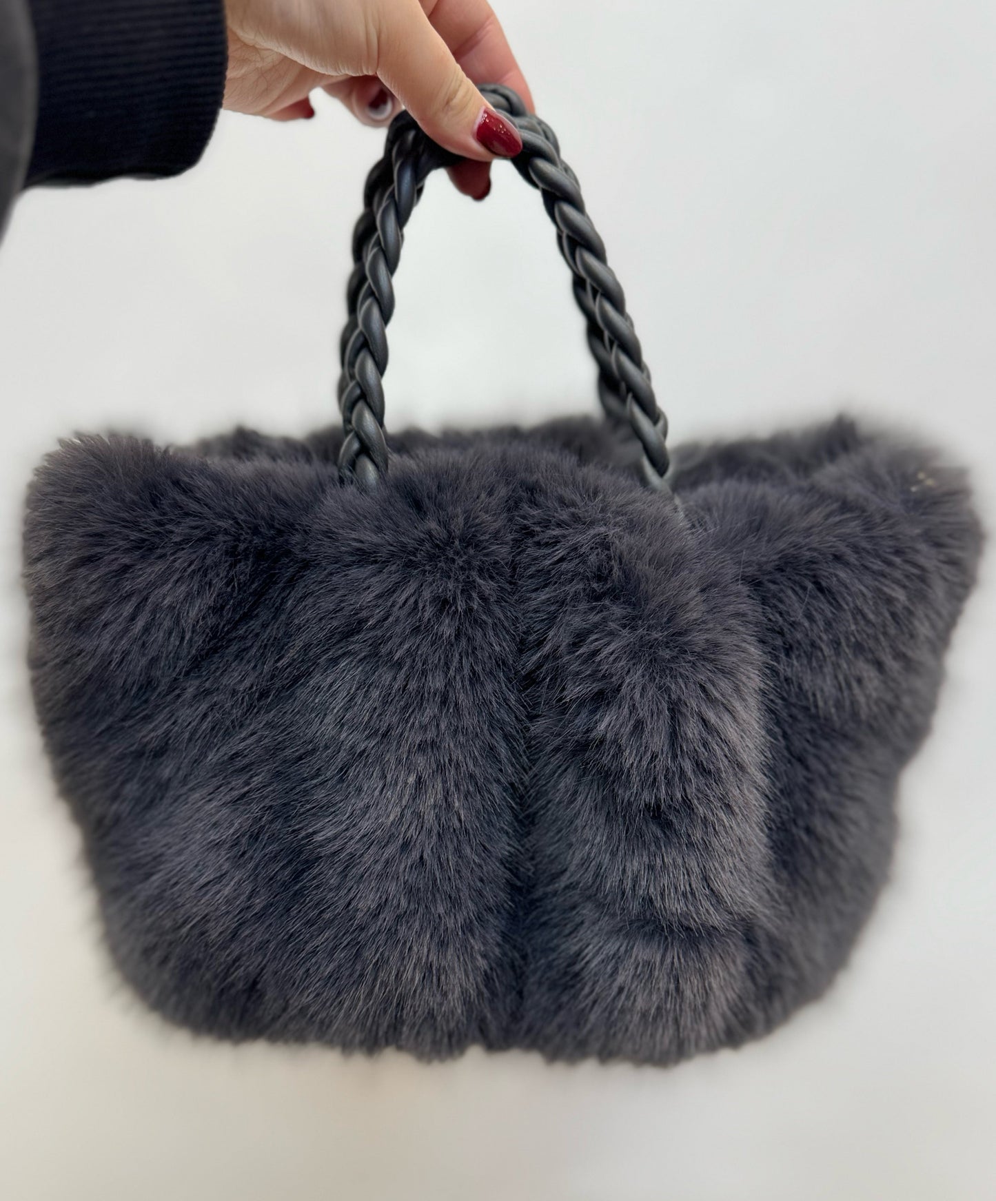 Daniela – Borsa A Secchiello Dal Design Contemporaneo E Capiente