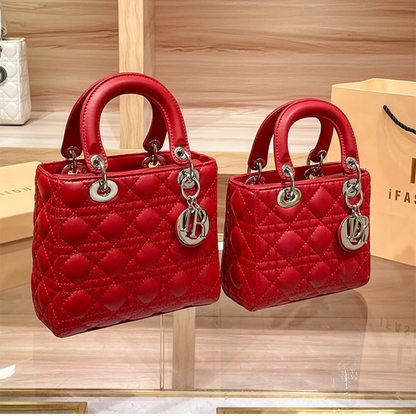 Dalia – Borsa Trapuntata Chic Impreziosita Da Elegante Dettaglio Charm
