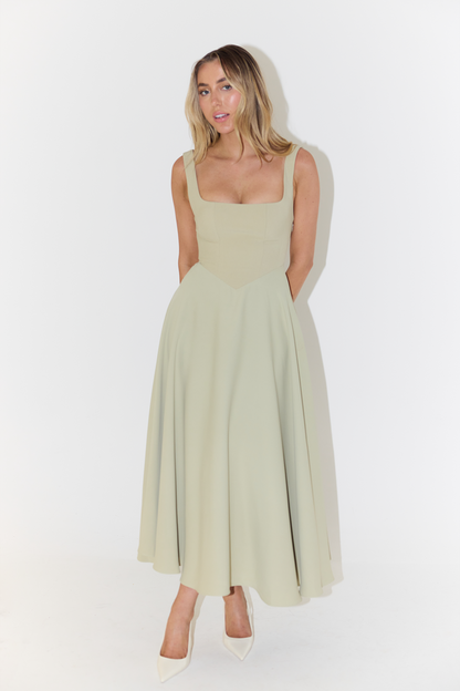 Tullia – Abito Midi Dal Taglio Elegante E Silhouette Armoniosa