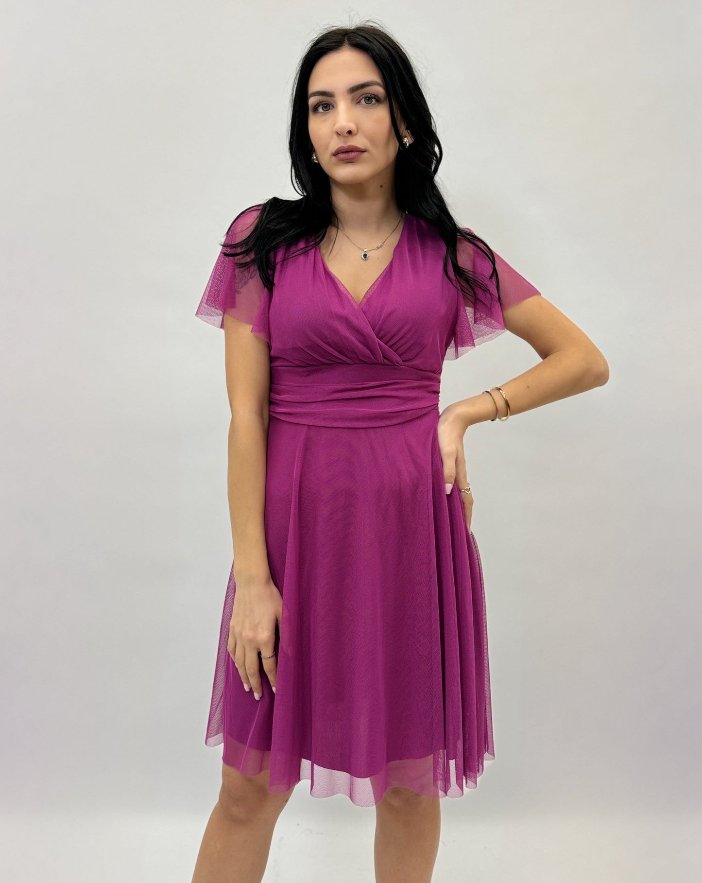 Kora – Abito Corto Contemporaneo Per Un Look Fresco E Dinamico