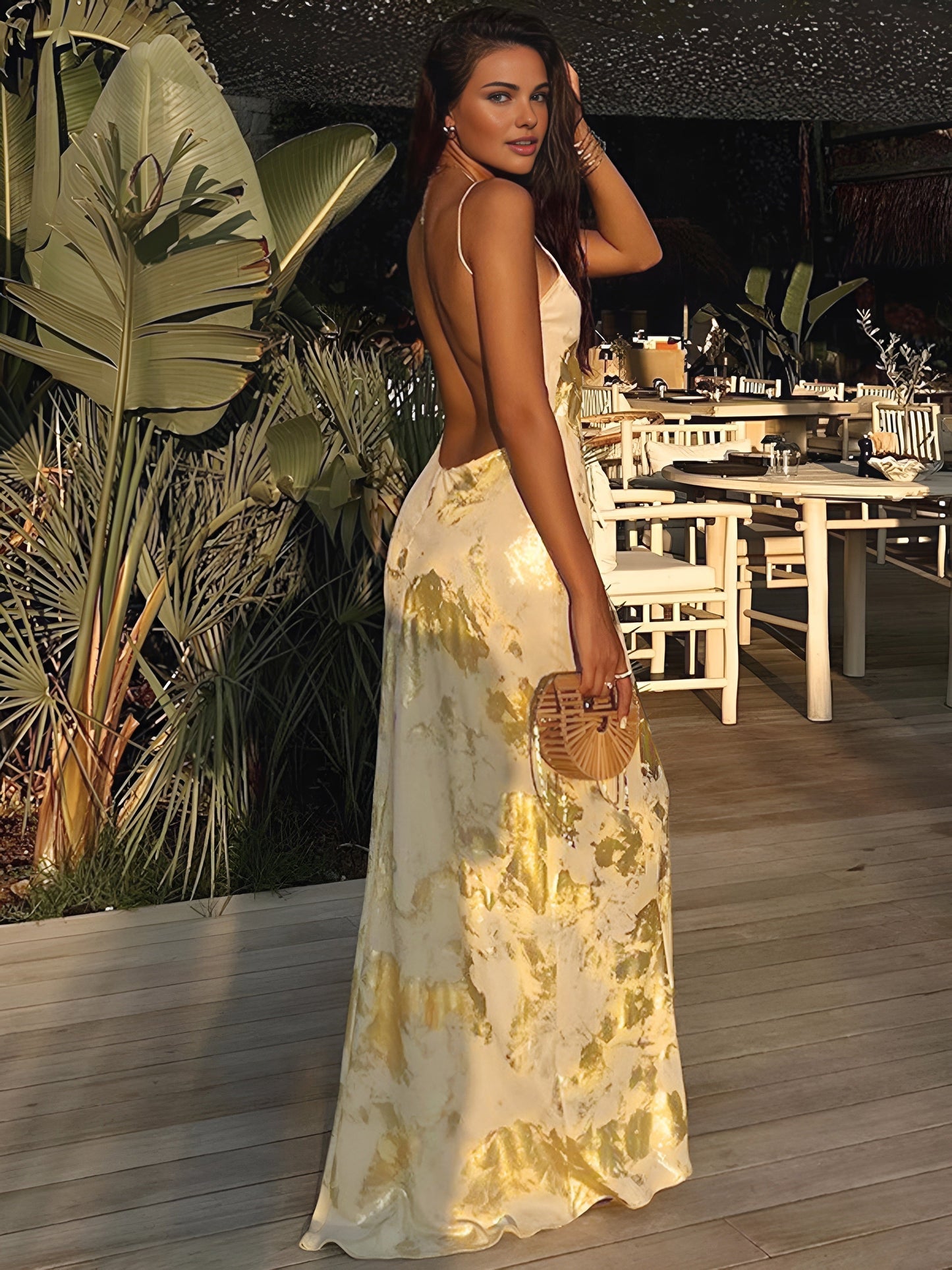 Nerina – Abito Lungo Con Dettagli Preziosi Per Un Look Luminoso