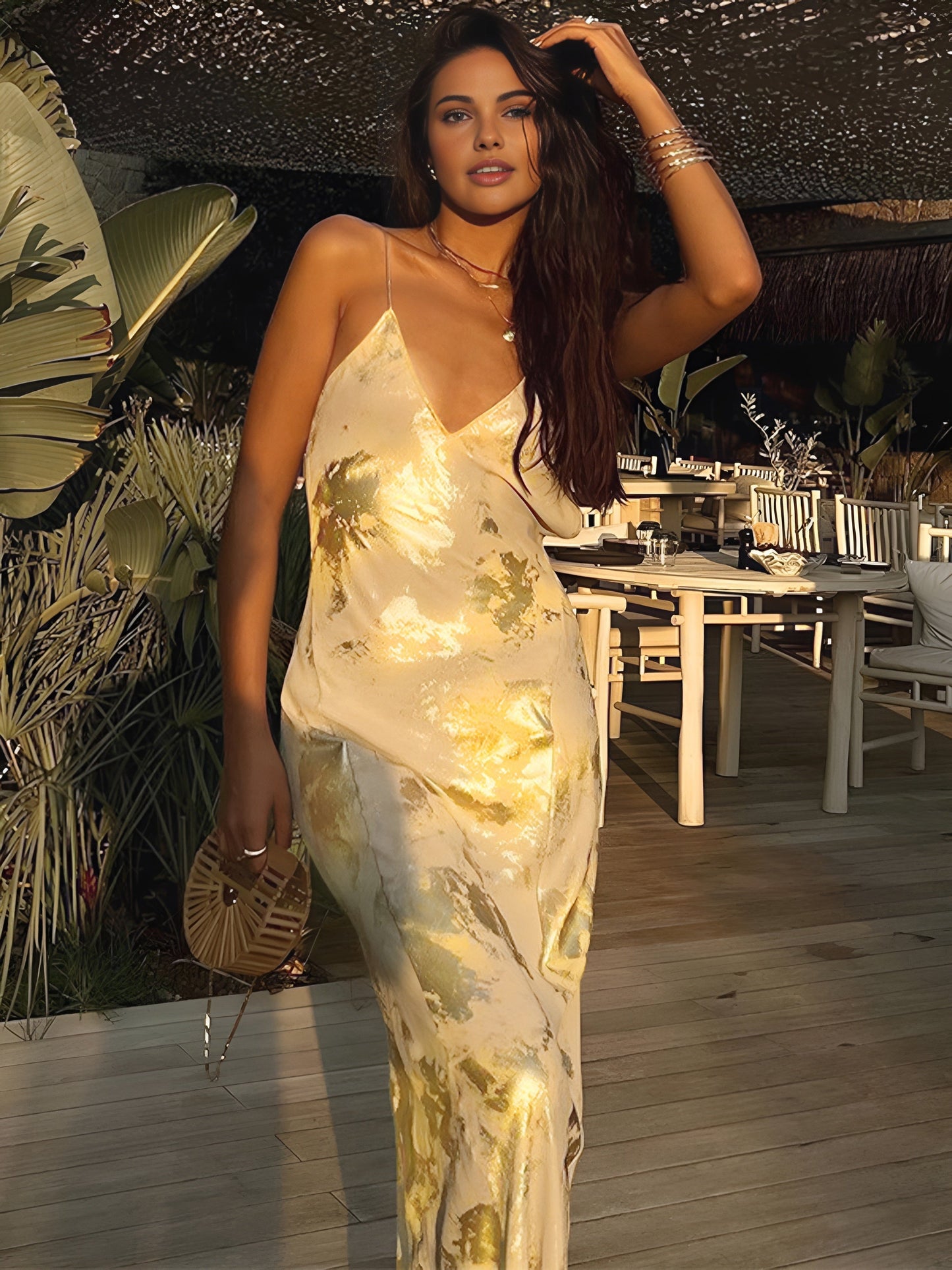Nerina – Abito Lungo Con Dettagli Preziosi Per Un Look Luminoso