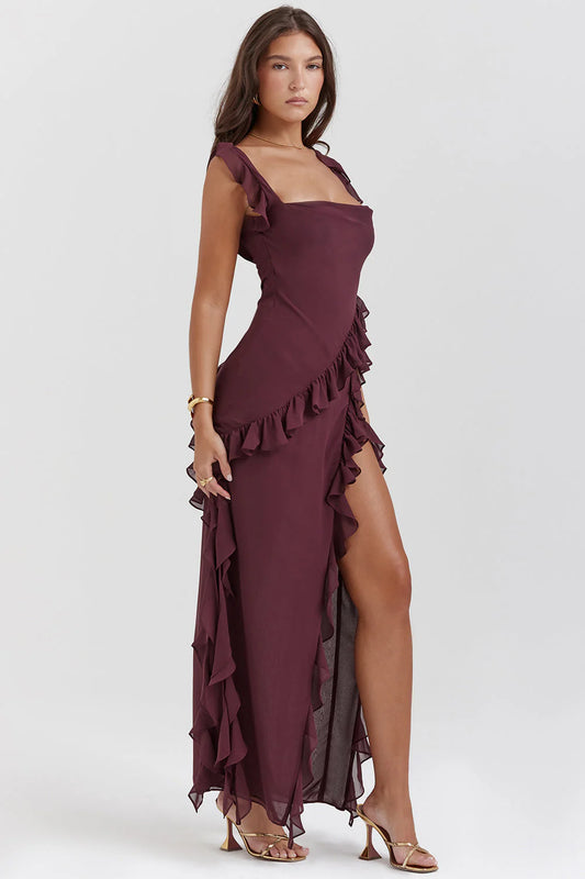 Adalgisa - Elegantissimo Vestito Lungo Giorgia con Volant e Sottile Apertura Bordeaux