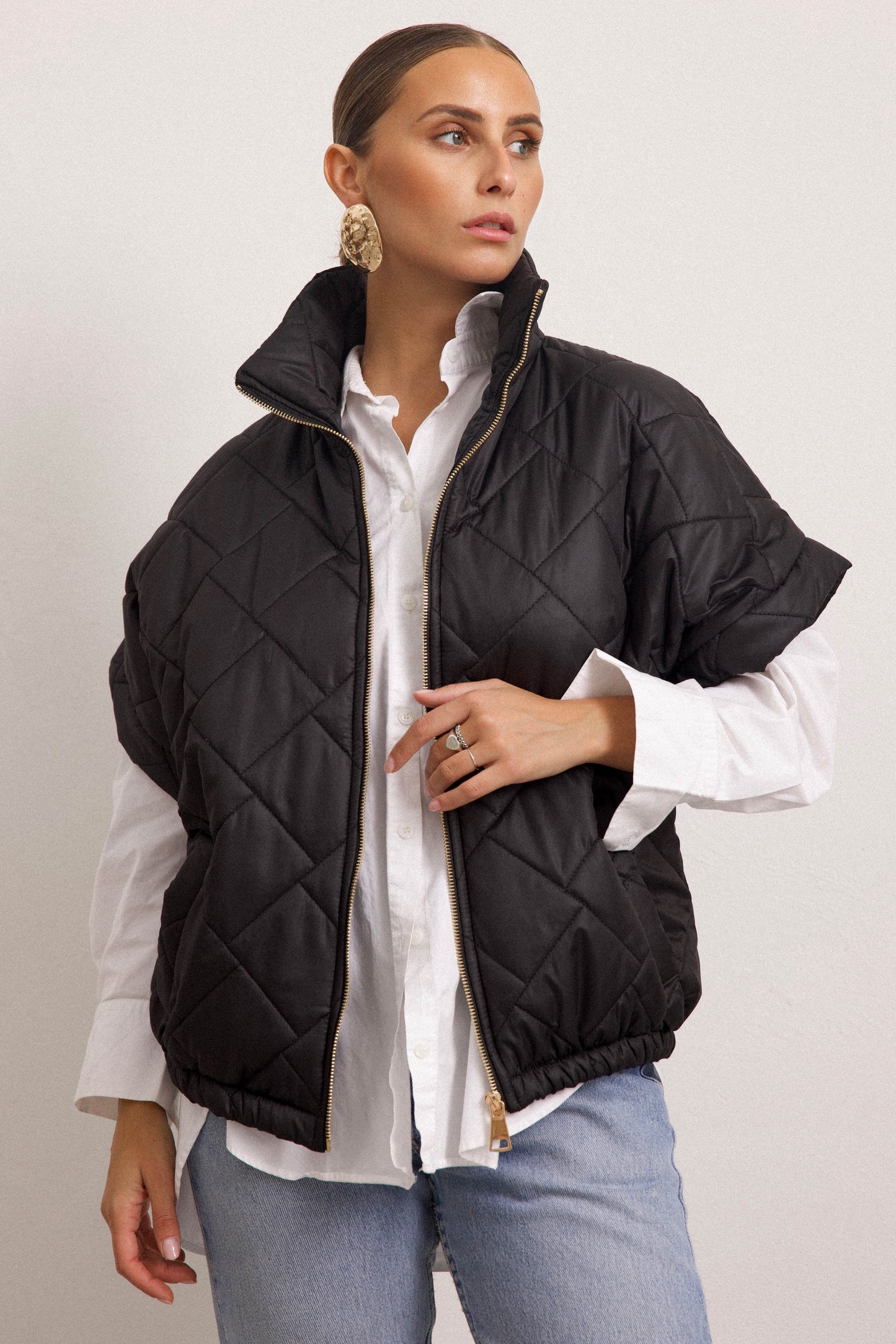 Adrianna - Maglia Collo Alto Manica Corta Elegante Nero