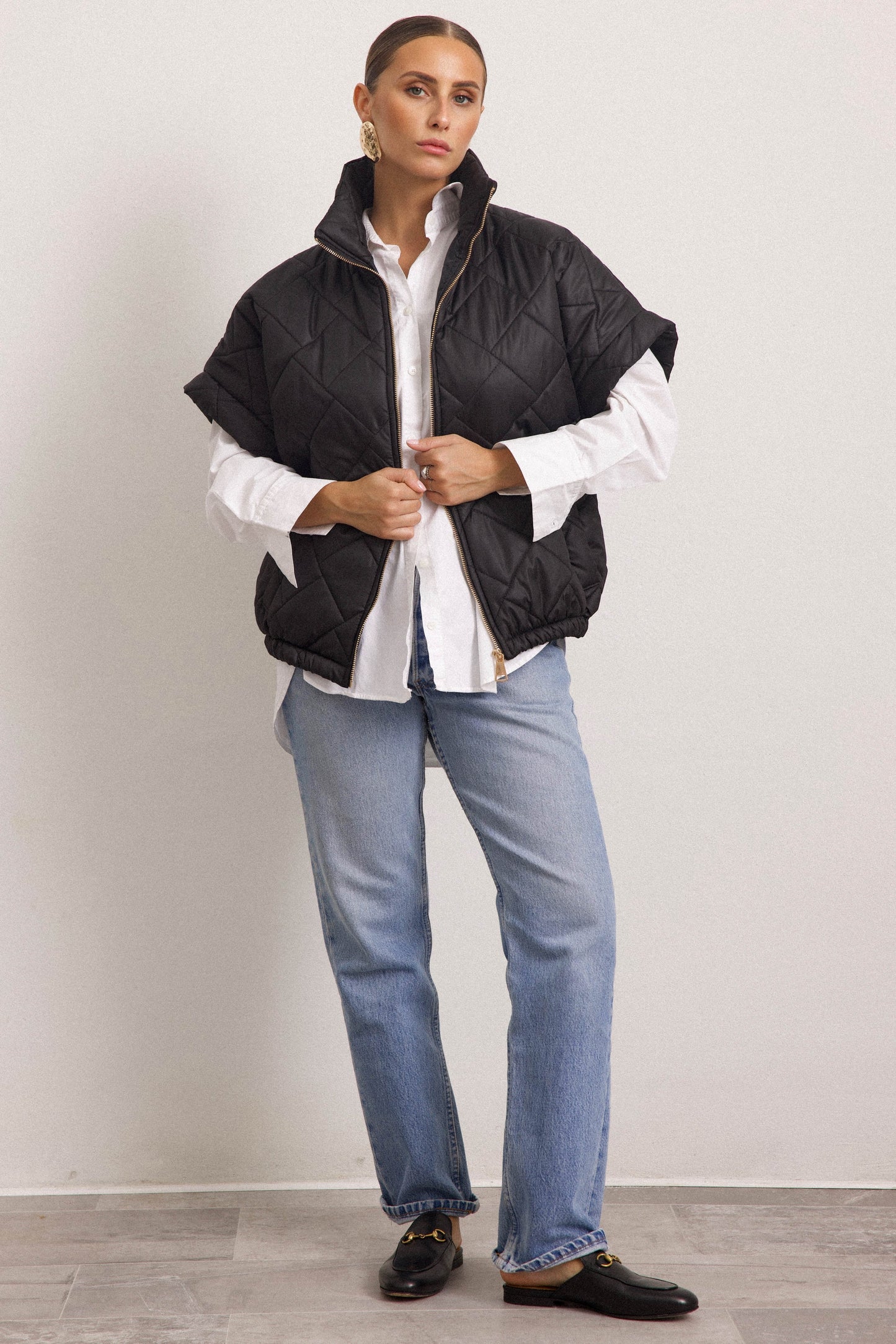 Adrianna - Maglia Collo Alto Manica Corta Elegante Nero