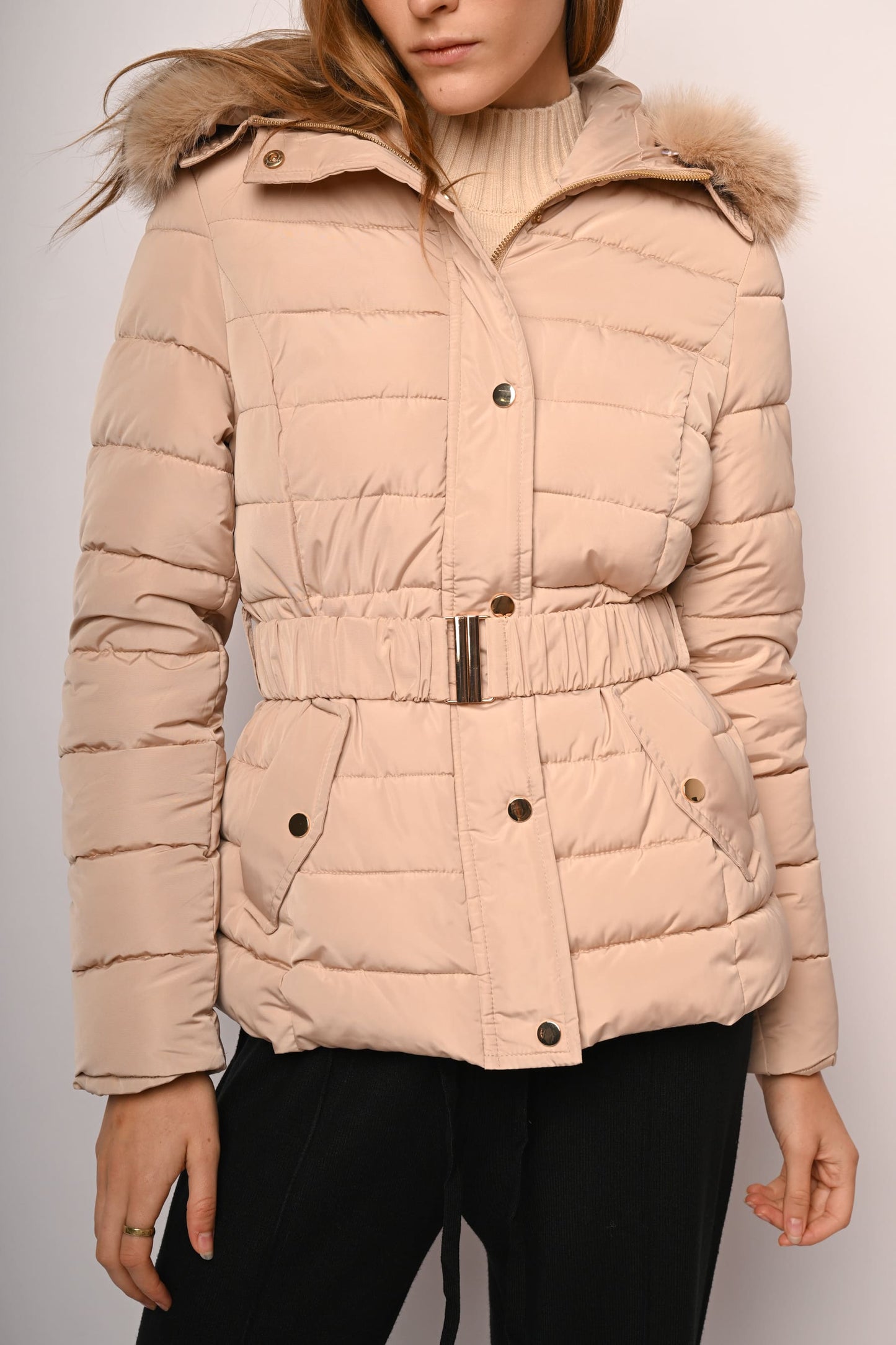 Ursel – Piumino Corto Con Cappuccio Morbido