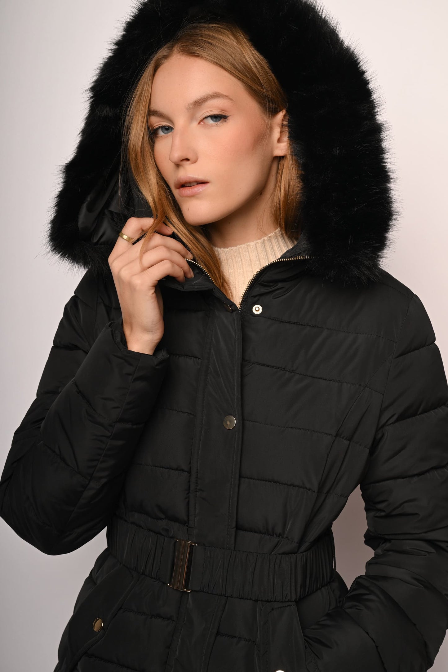 Urbina – Piumino Corto Con Cappuccio Morbido