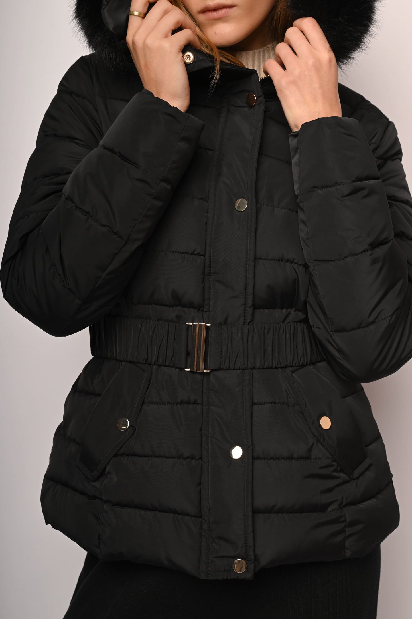 Urbina – Piumino Corto Con Cappuccio Morbido