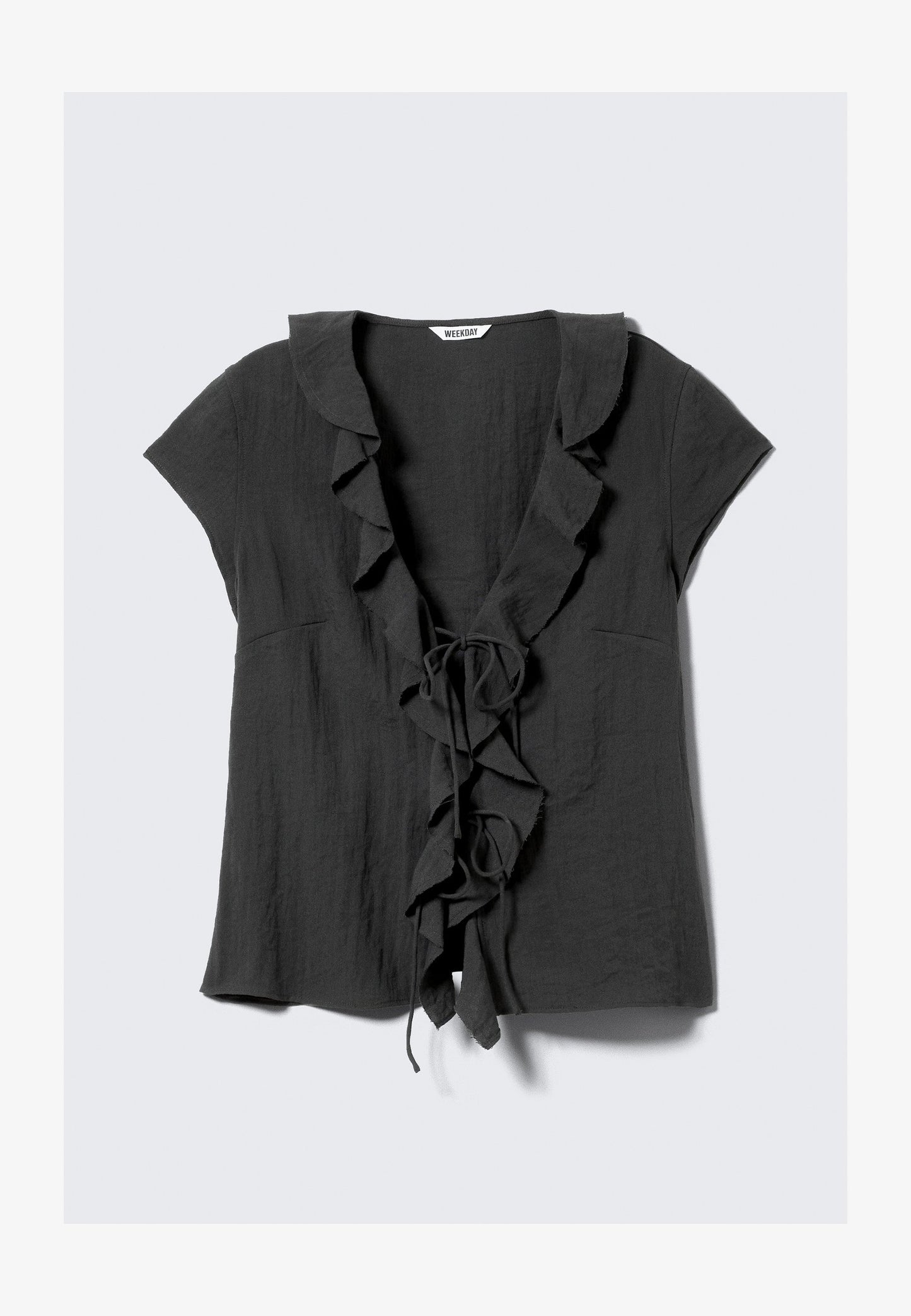 Beatrice – Blusa con Volant Grigio Scuro Elegante