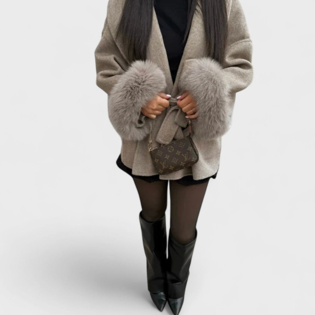 Greta – Cappotto Elegante Con Dettagli Raffinati
