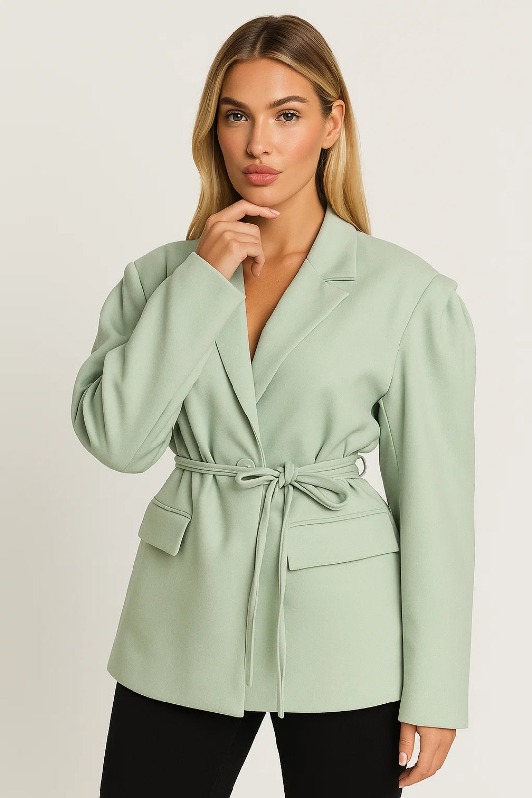 Paola – Blazer Con Cintura E Spalle Strutturate