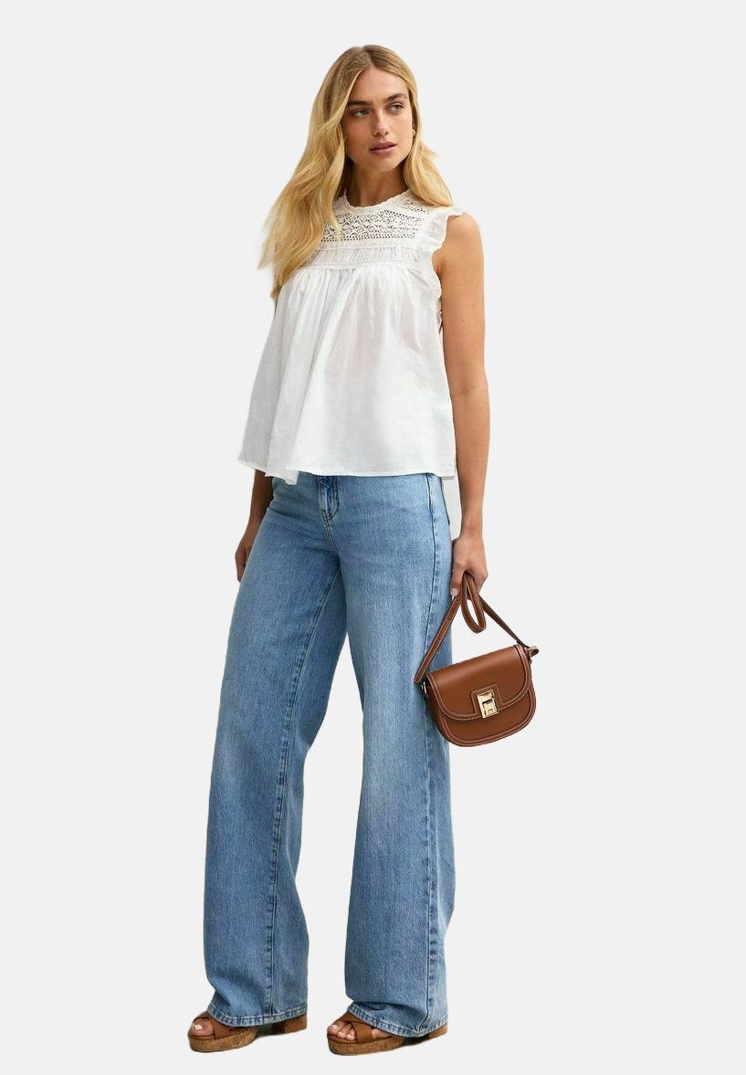 Bruna – Blusa Bianca Smanicata con Pannelli Chic