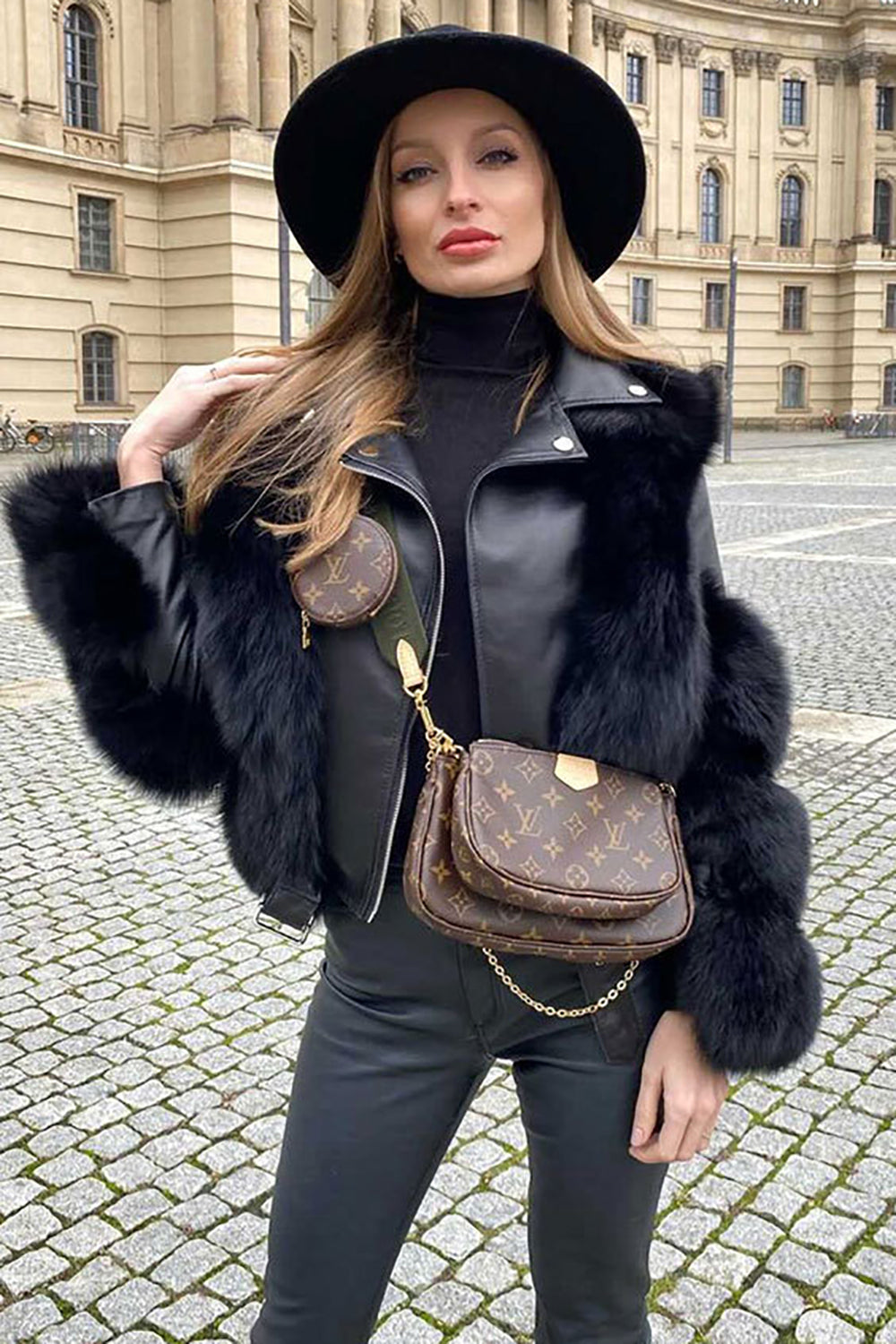 Carla - Giacca Nera con Cerniera in Pelliccia Sintetica