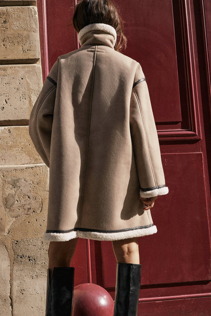 Katia – Cappotto Invernale Donna con Collo Alto a Contrasto