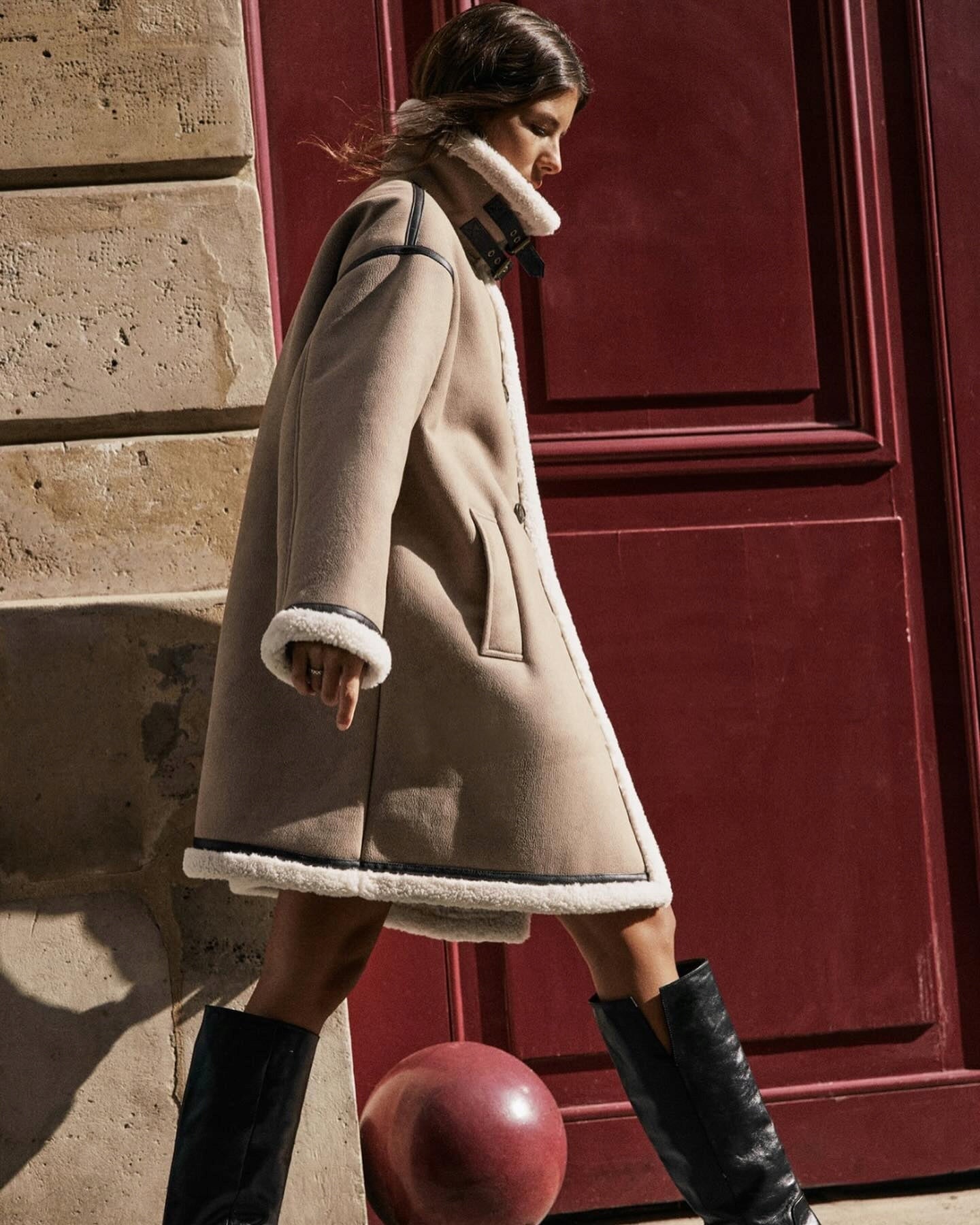 Katia – Cappotto Invernale Donna con Collo Alto a Contrasto