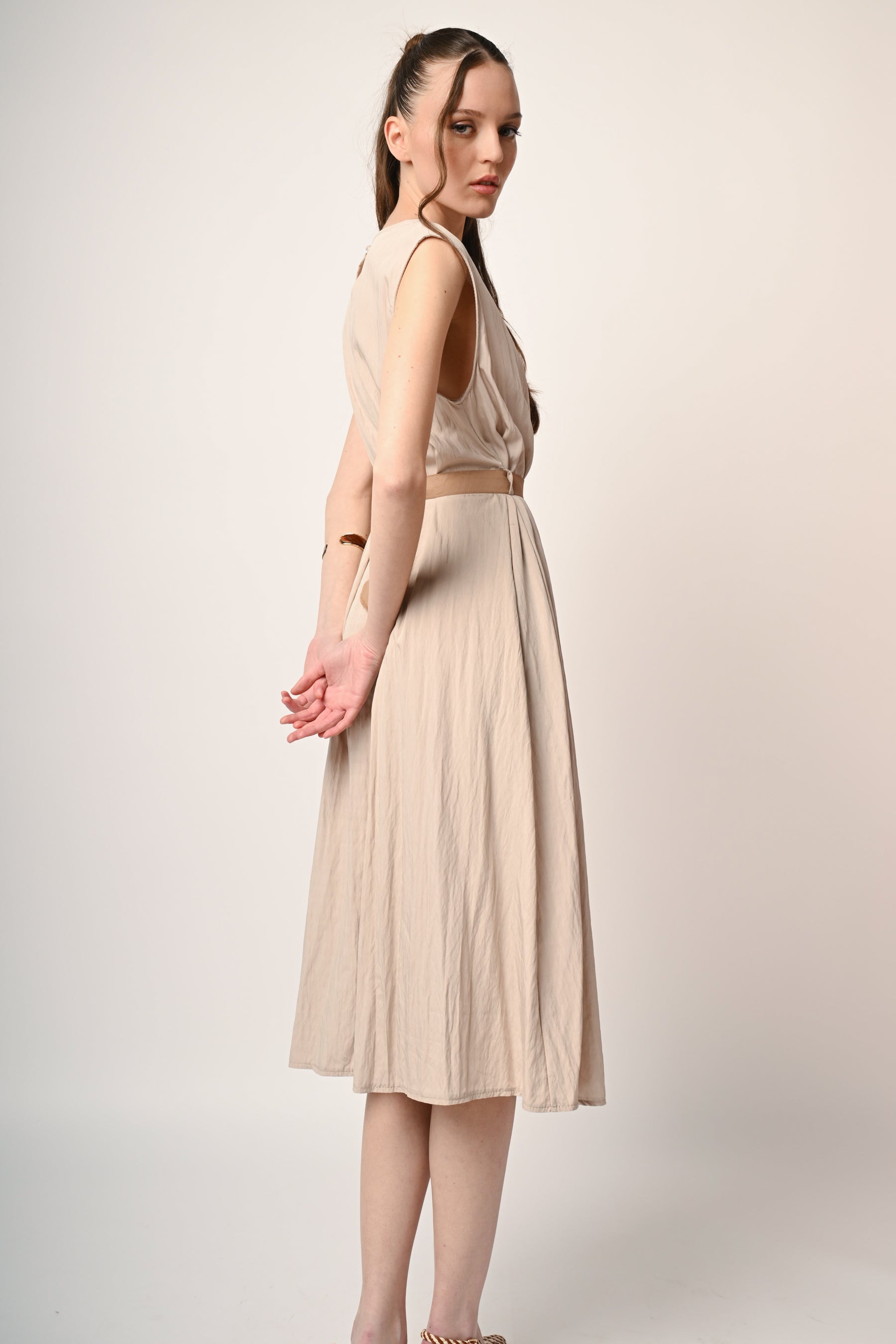 Cecilia – Abito Midi con Cintura Elegante e Versatile 4