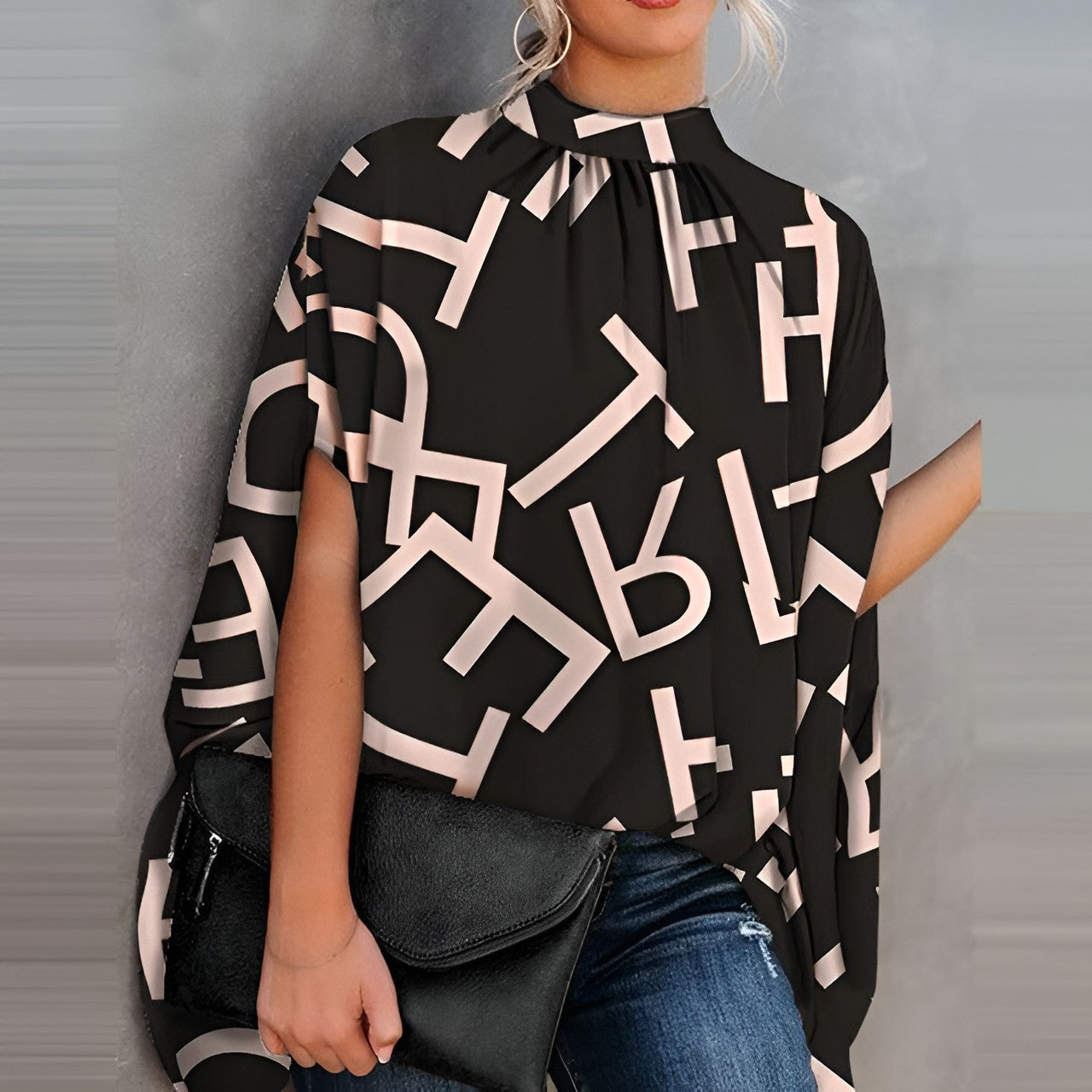 Cinzia – Blusa Donna Elegante Unica e Raffinata Lettera nera