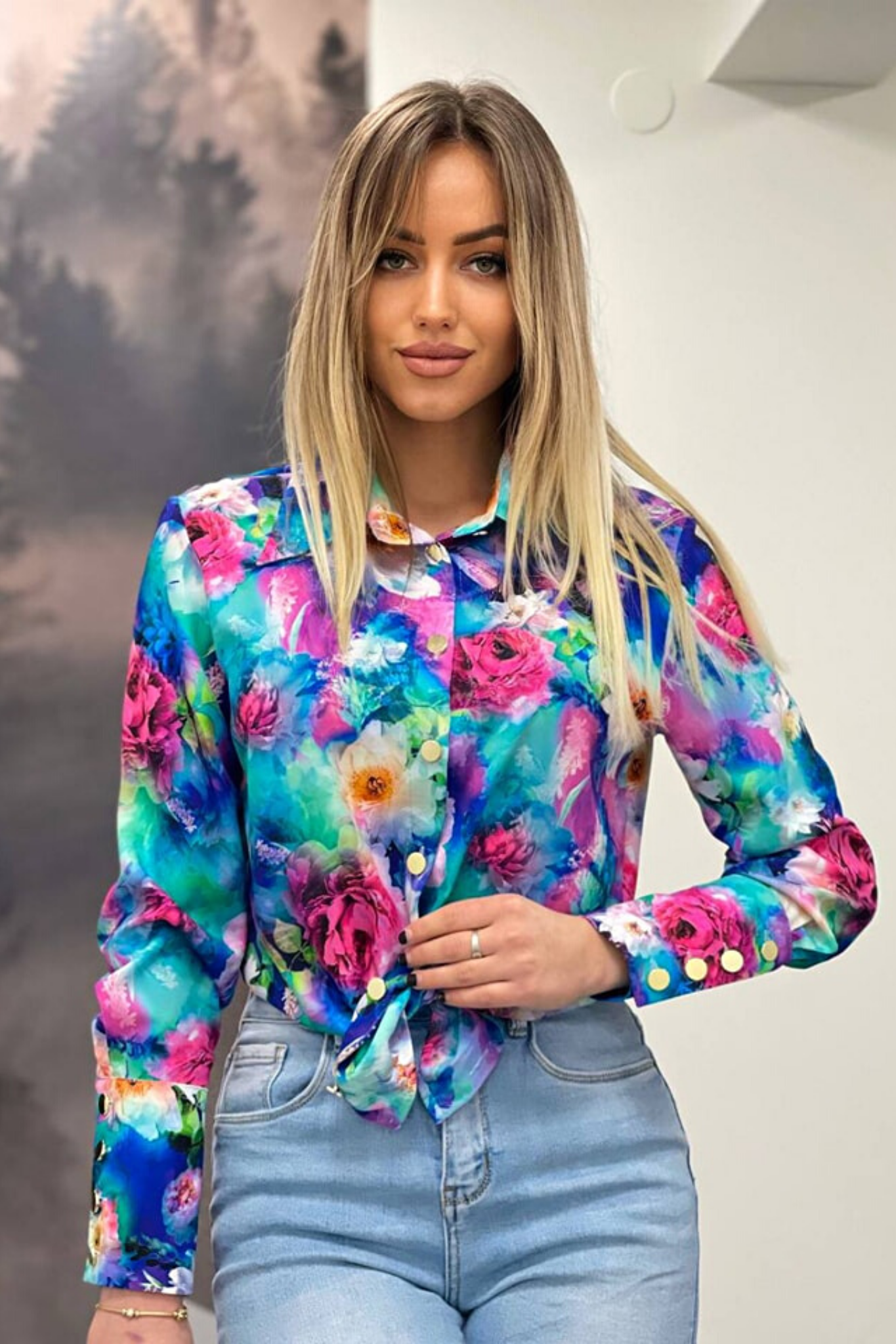 Clarissa - Camicia Blu Floreale Multicolore con Bottoni Dorati 2