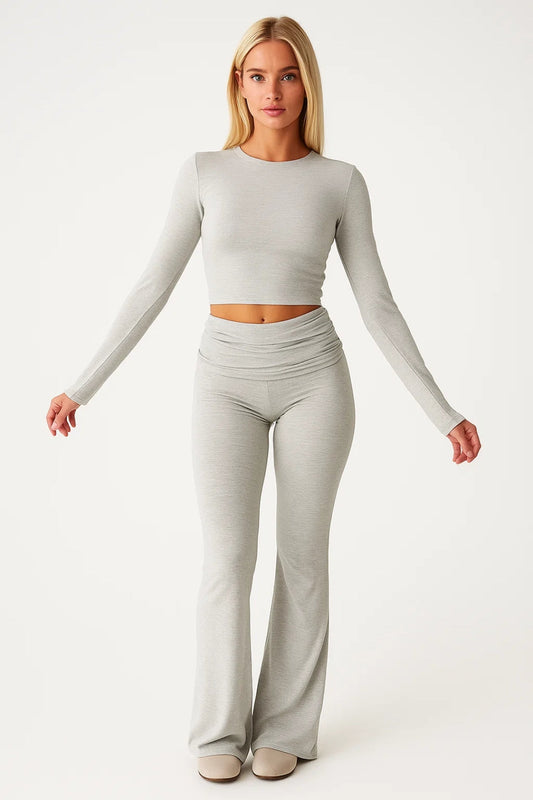 Ulpia – Completo Aderente Con Top A Maniche Lunghe E Pantaloni Svasati