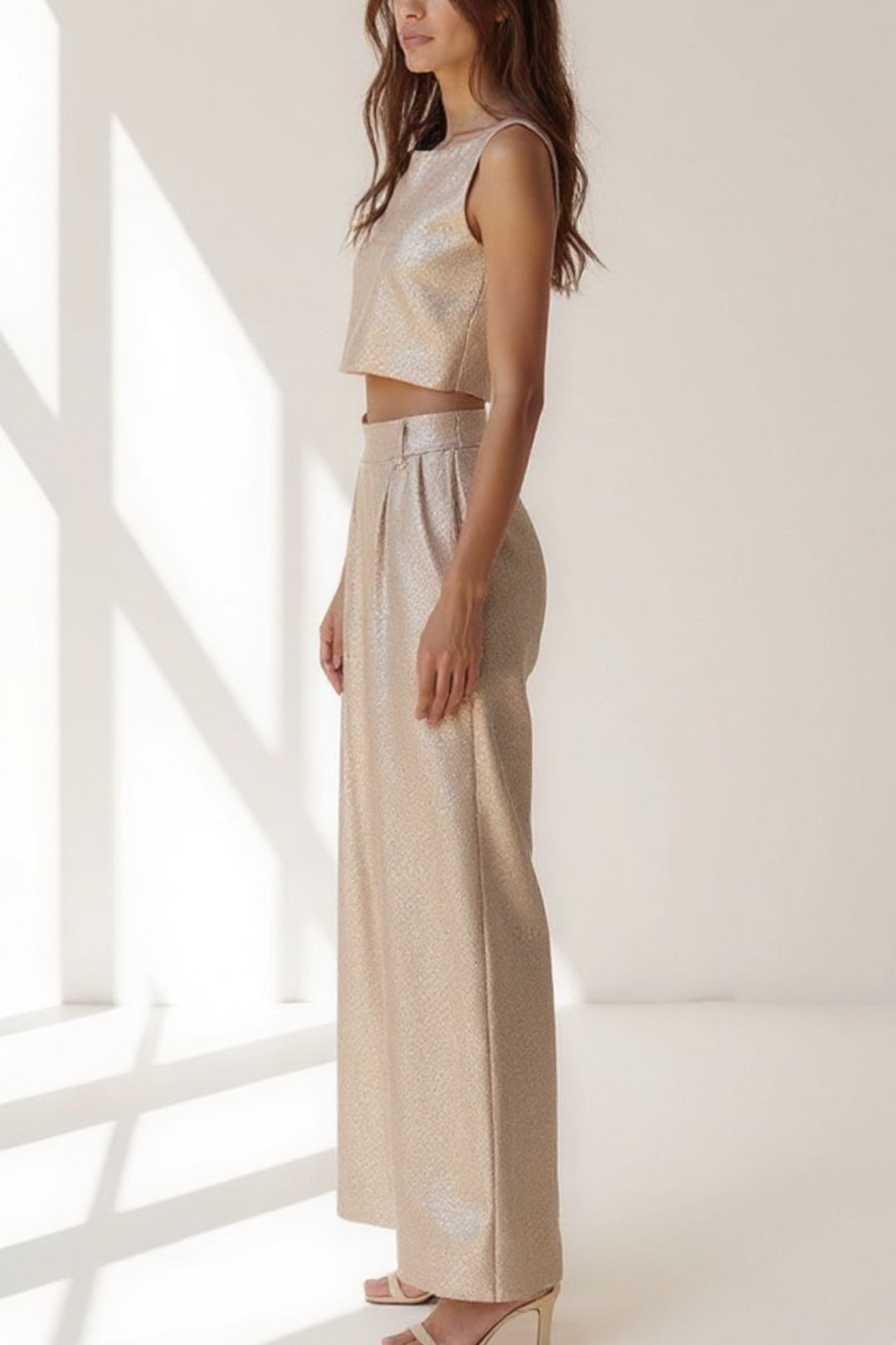 Ines – Completo Due Pezzi Con Top Corto E Pantaloni Ampi Raffinati
