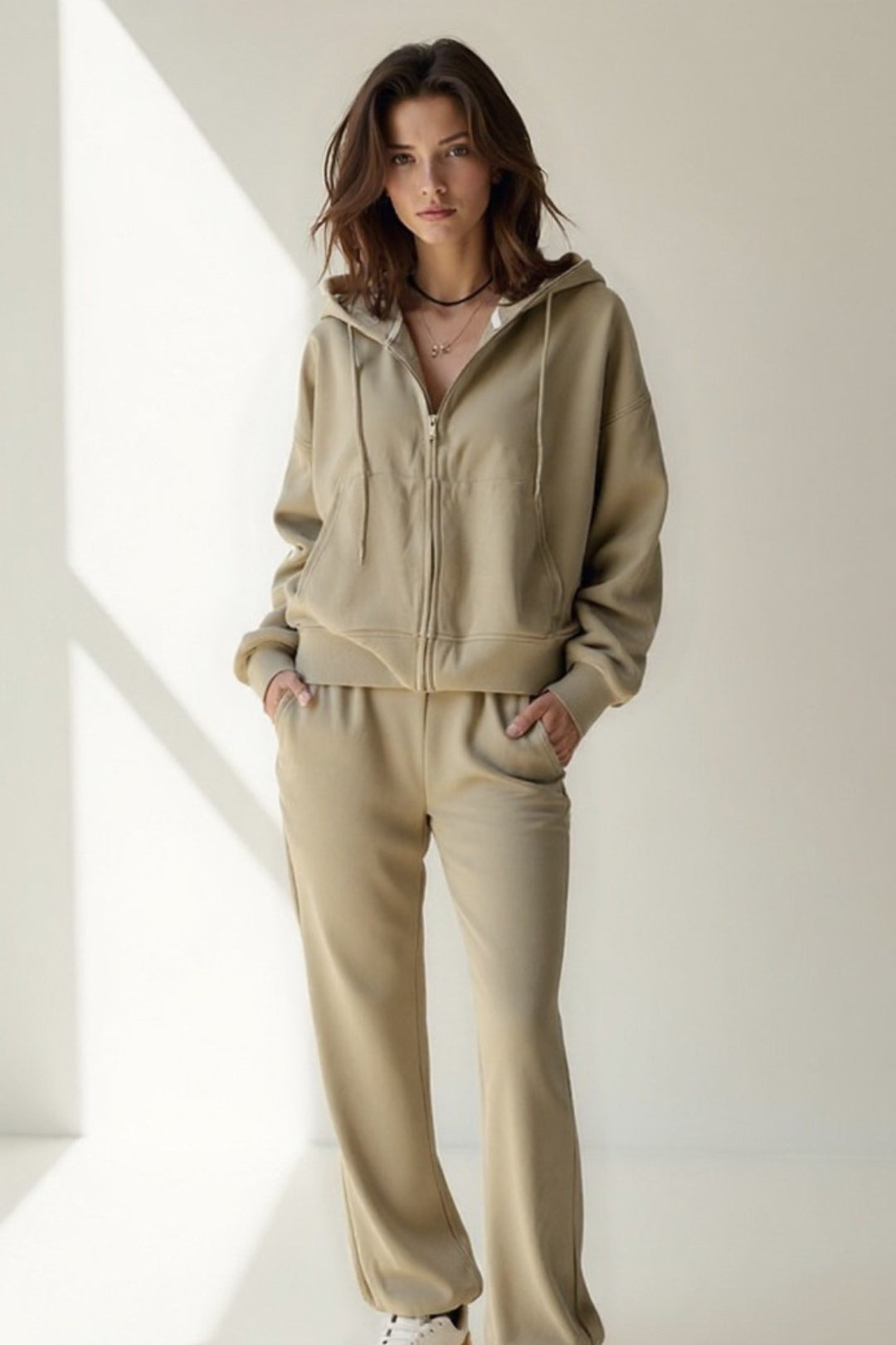 Giulia - Completo Sportivo con Felpa e Pantaloni Larghi