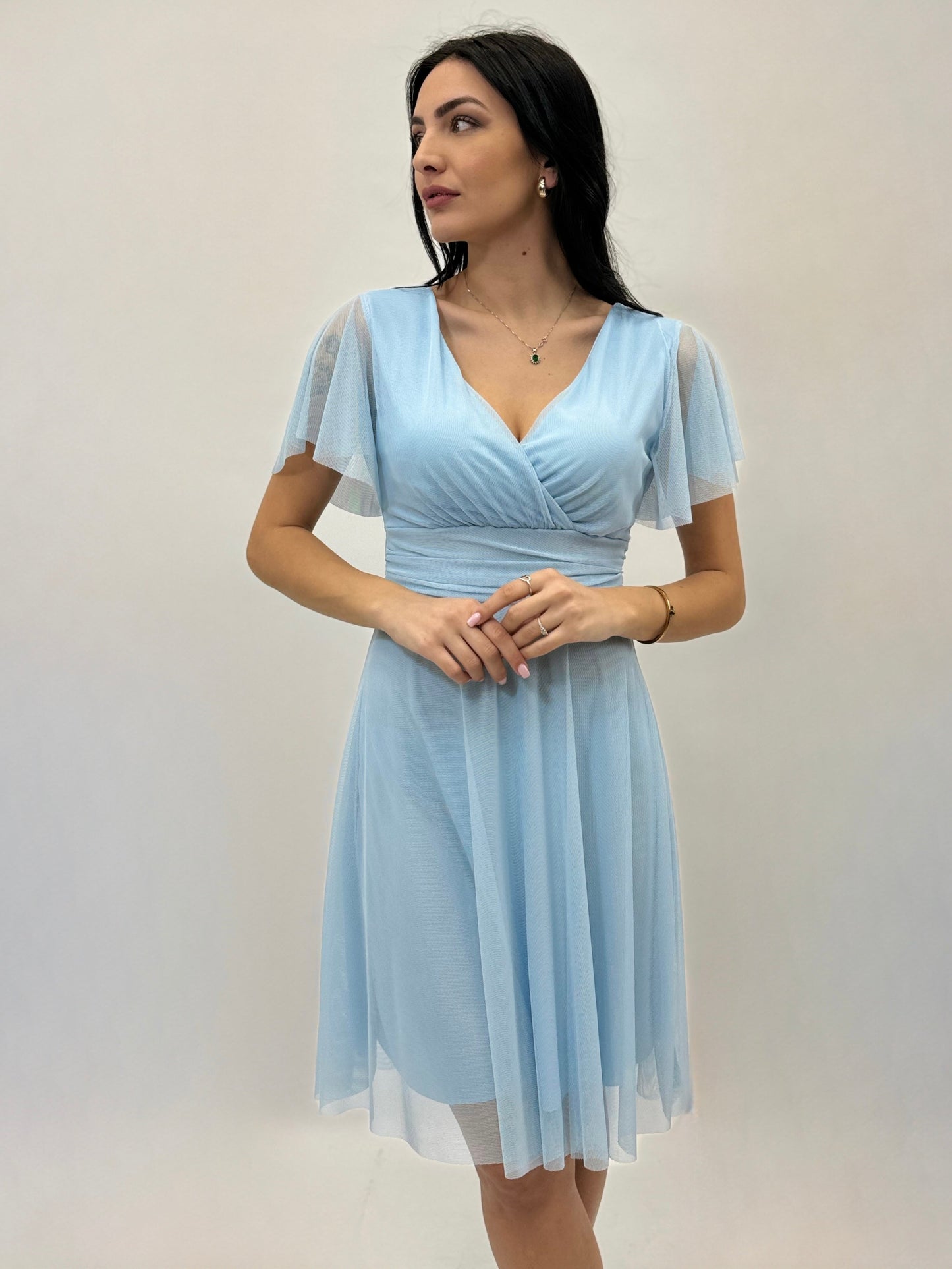 Kora – Abito Corto Contemporaneo Per Un Look Fresco E Dinamico