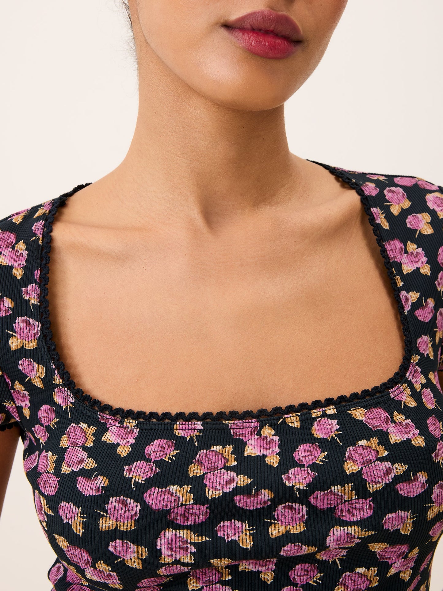 Ariela - T Shirt Donna Moderna Versatile
