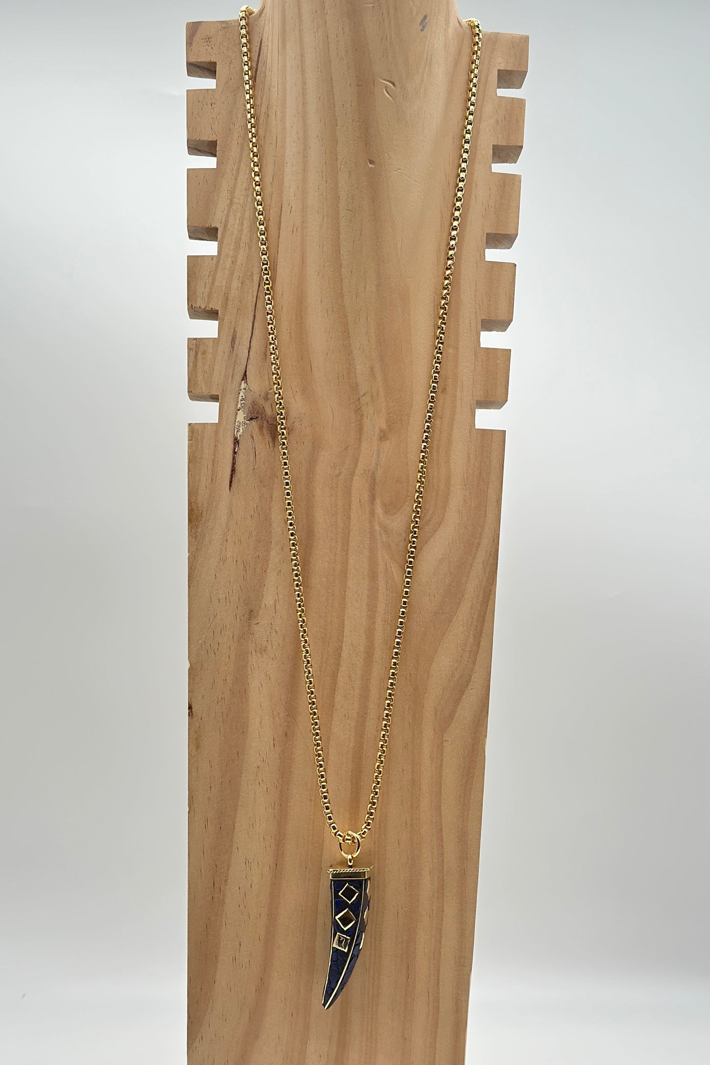 Livia – Catena Lunga Con Elemento Decorativo Ricercato