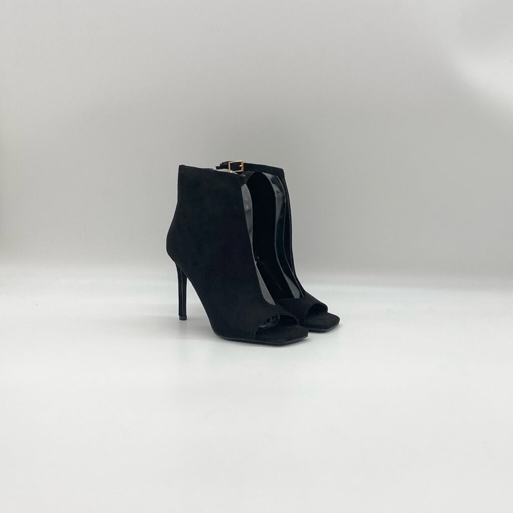 Gigliola – Sandali Con Scollo Laterale E Linea Contemporanea