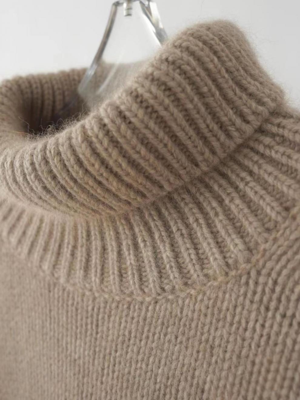 Basilea - Elegante Pullover a Dolcevita Invernale per Donna