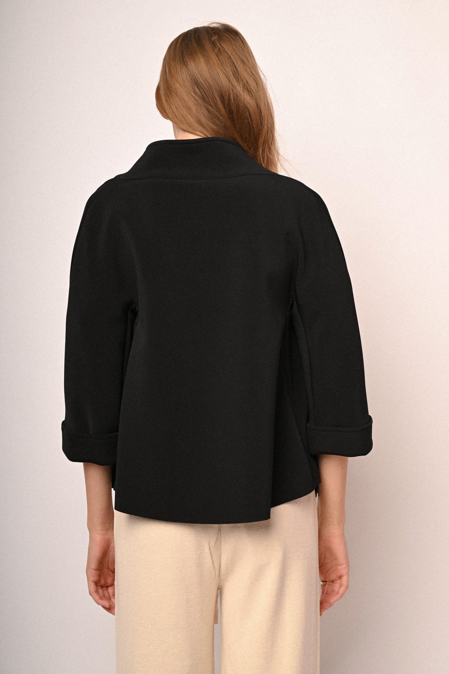 Ulderica – Cappa Donna con Maniche Crop Elegante