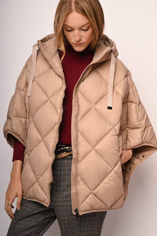 Uvelia – Piumino Oversize A Cappa