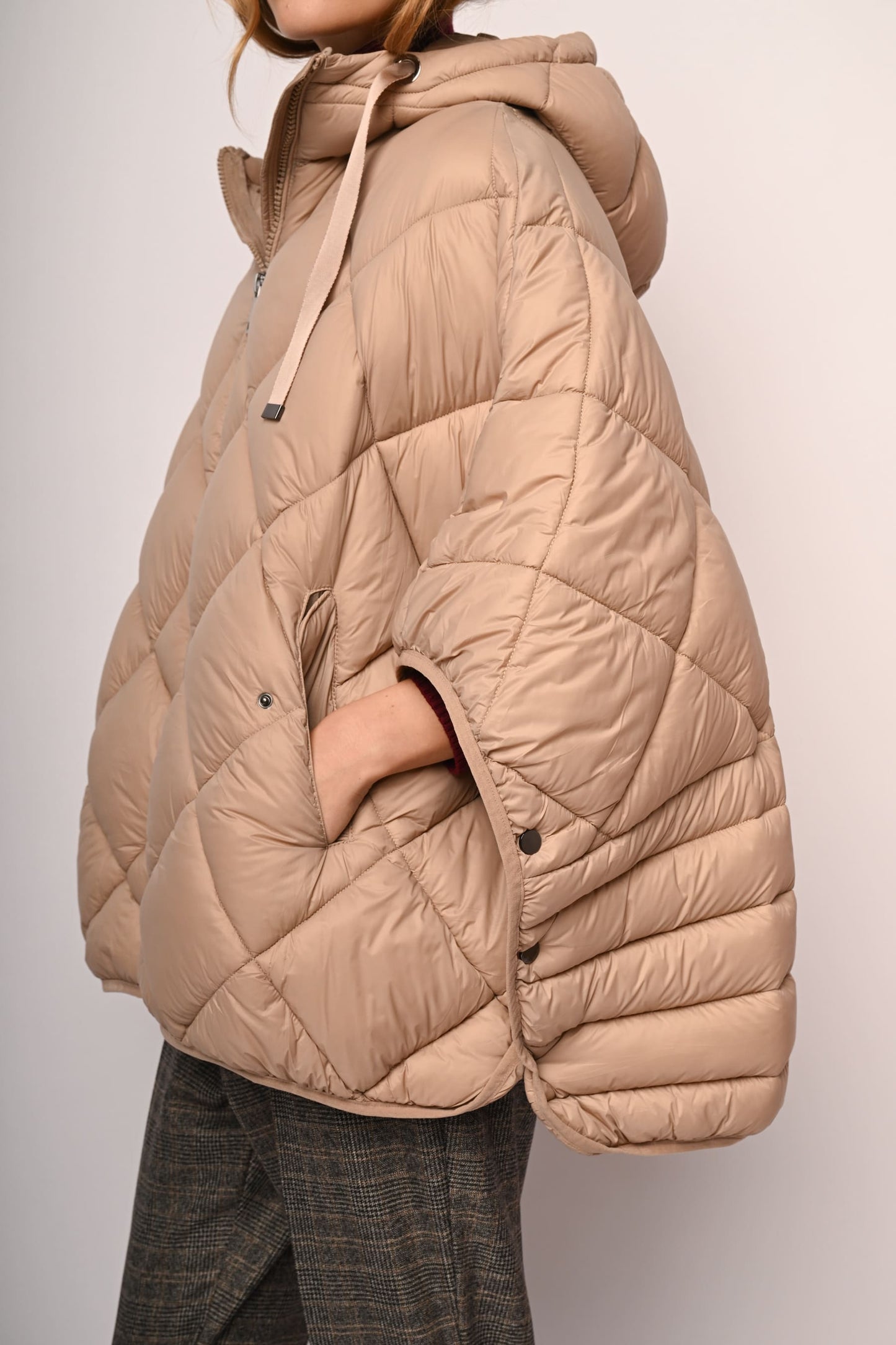 Uvelia – Piumino Oversize A Cappa