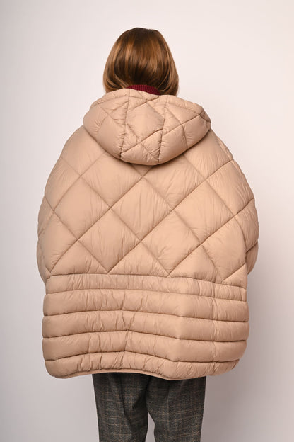 Uvelia – Piumino Oversize A Cappa