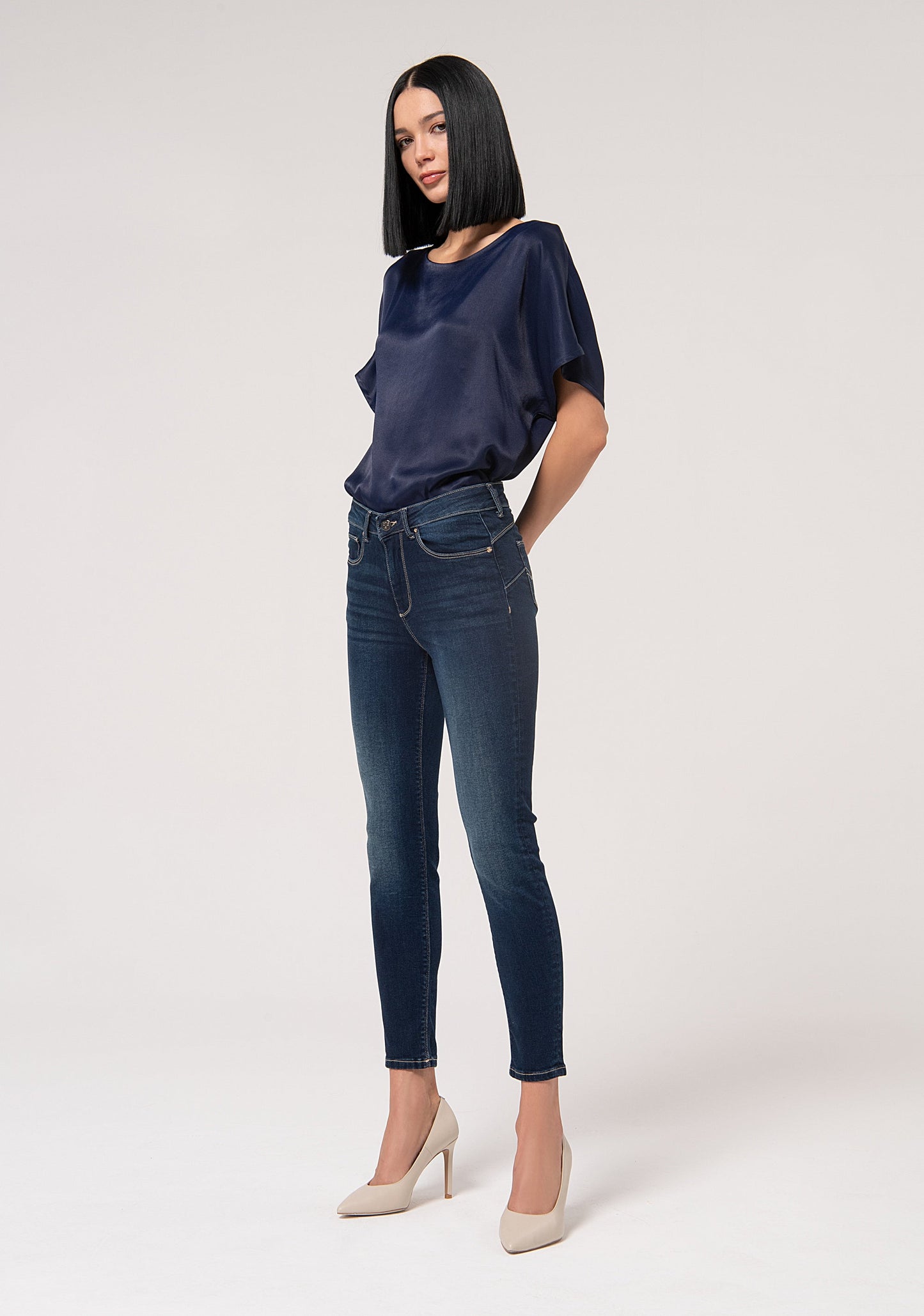 Romualda - Jeans Slim Donna Effetto Perfect Shape Scuro