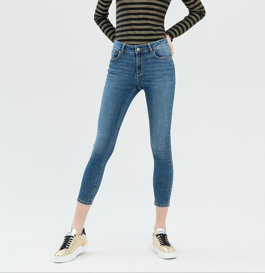 Rosilda - Jeans skinny effetto push up in denim con lavaggio medio