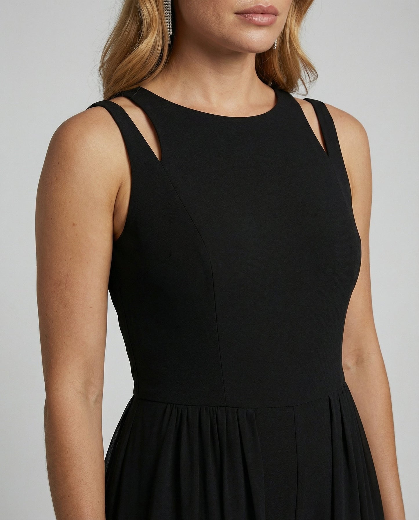 Elena – Jumpsuit Senza Maniche Dal Taglio Moderno E Versatile