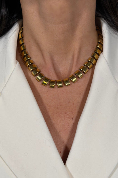 Letizia – Collana Con Lavorazione Geometrica E Rifiniture Moderne