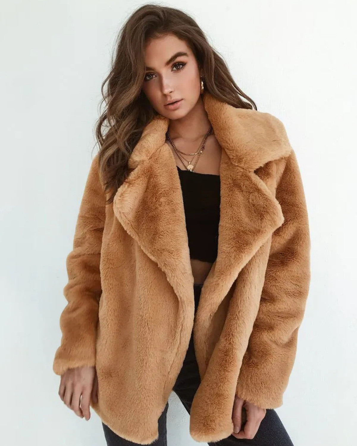 Dalila - Cappotto Invernale in Peluche con Rever Elegante