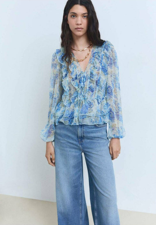 Giulia – Camicia Azzurra Stile Classico e Raffinato