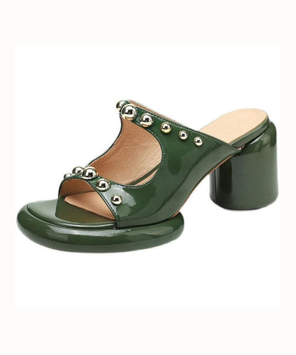 Massita – Sandali Slide Chunky Verde in Ecopelle con Rivetti Punta Aperta