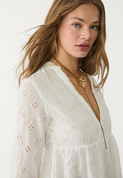 Honoria – Abito Casual con Ricami Bianco Fresco