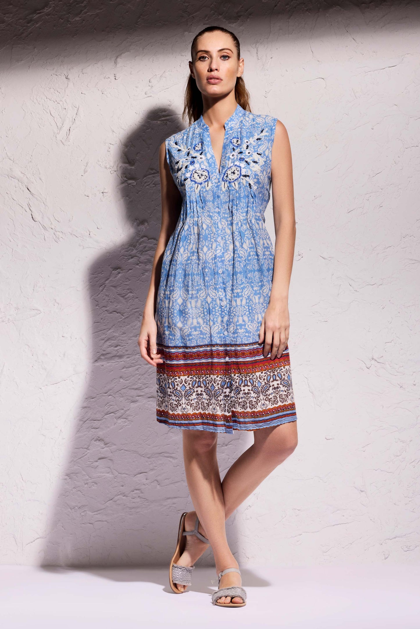 Hiba – Abito Smanicato Con Raffinata Fantasia In Stile Paisley