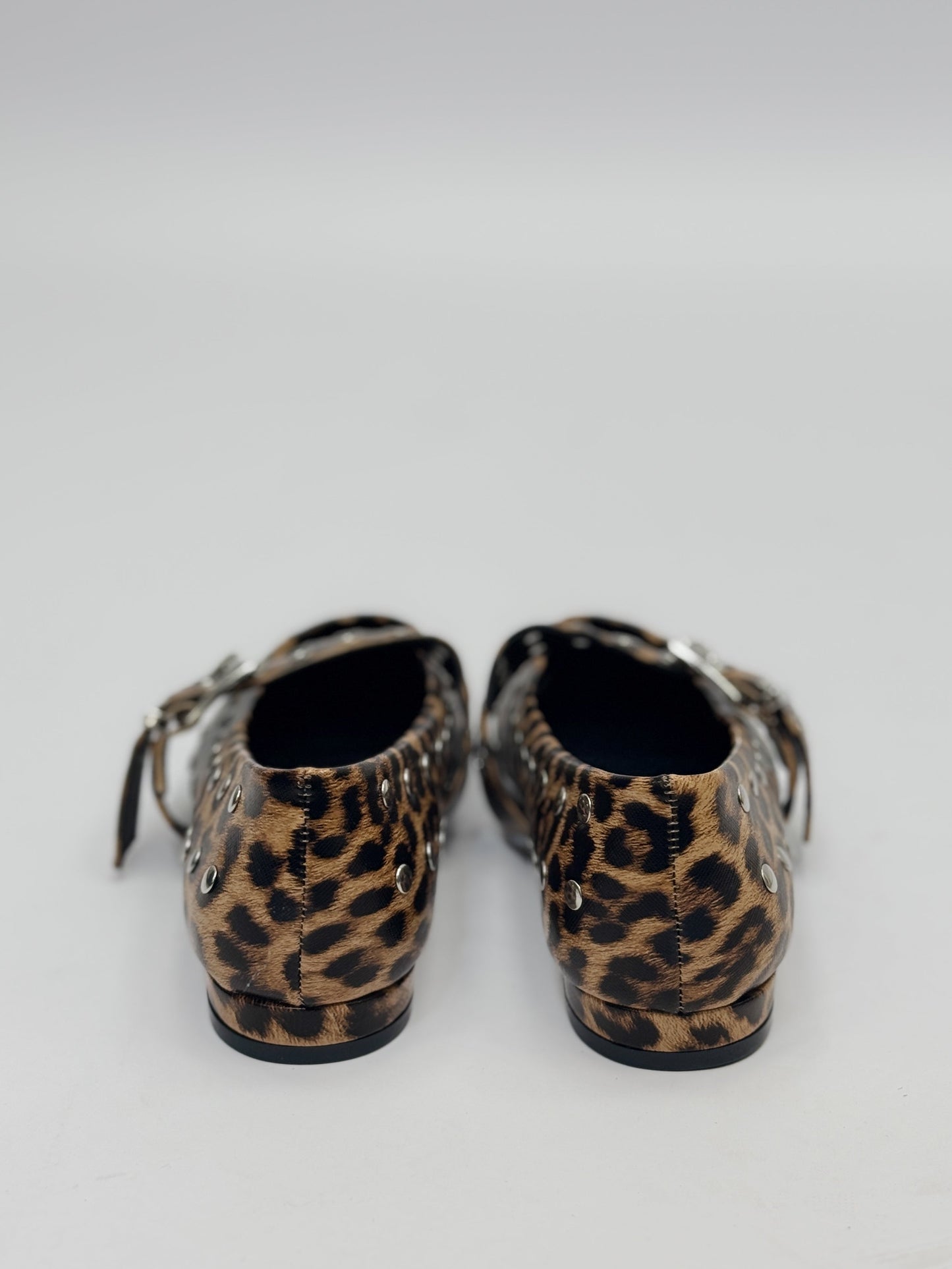 Giada – Scarpe Basse Con Dettagli Metallici Di Tendenza