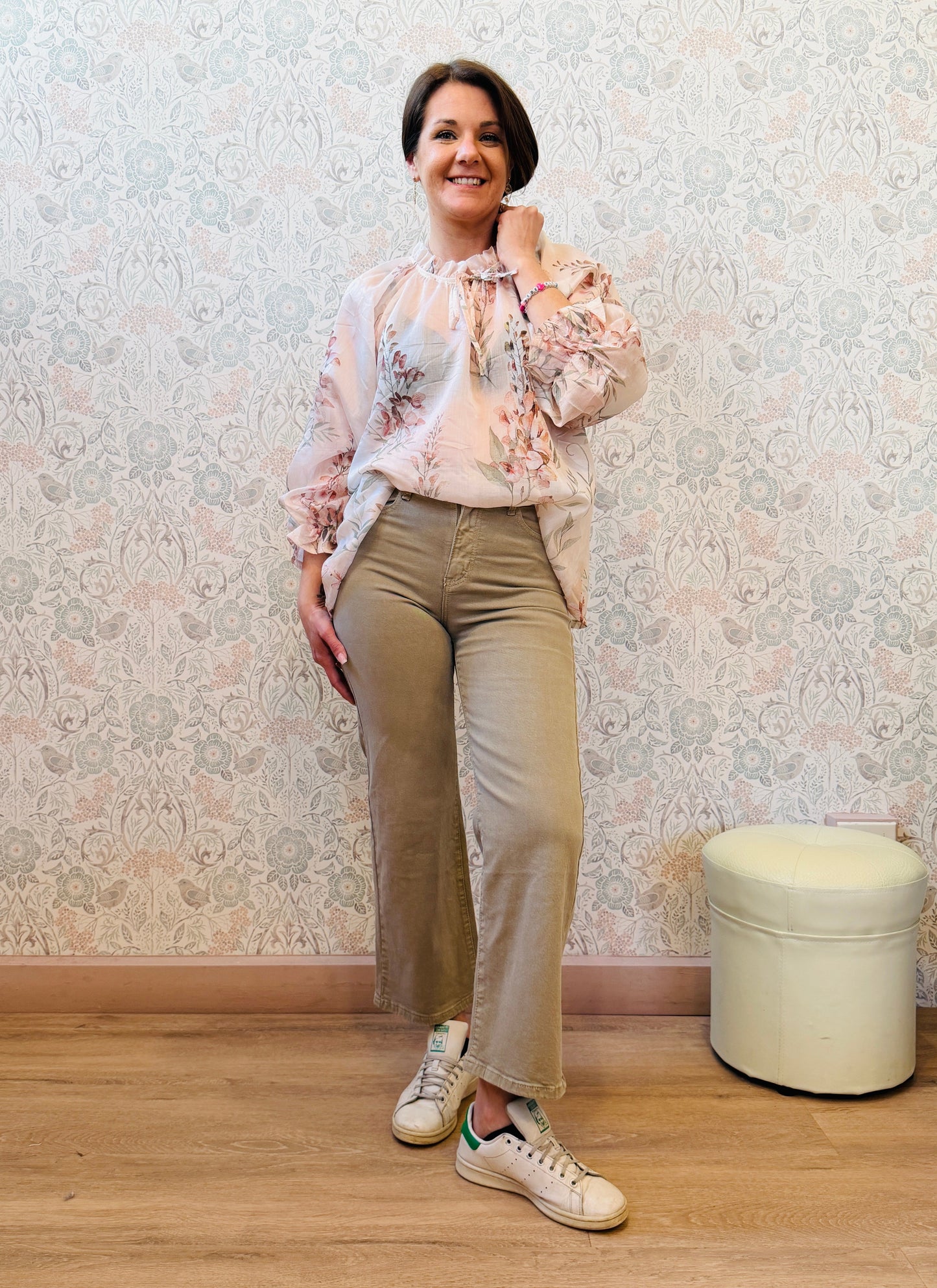 Belinda – Blusa Contemporanea Ideale Per Uno Stile Sofisticato
