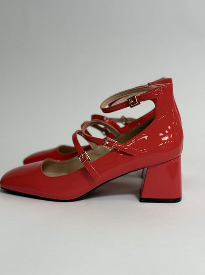Guendalina – Scarpe Con Tacco E Fibbie Per Un Look Sofisticato