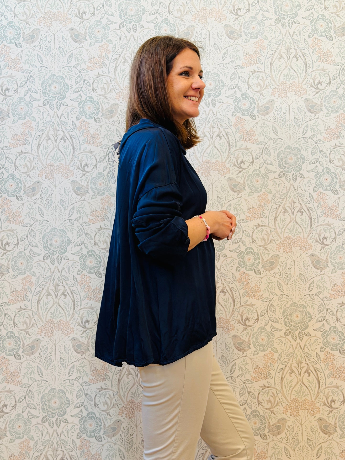 Bianca – Blusa Leggera Con Linee Pulite Per Un Look Versatile